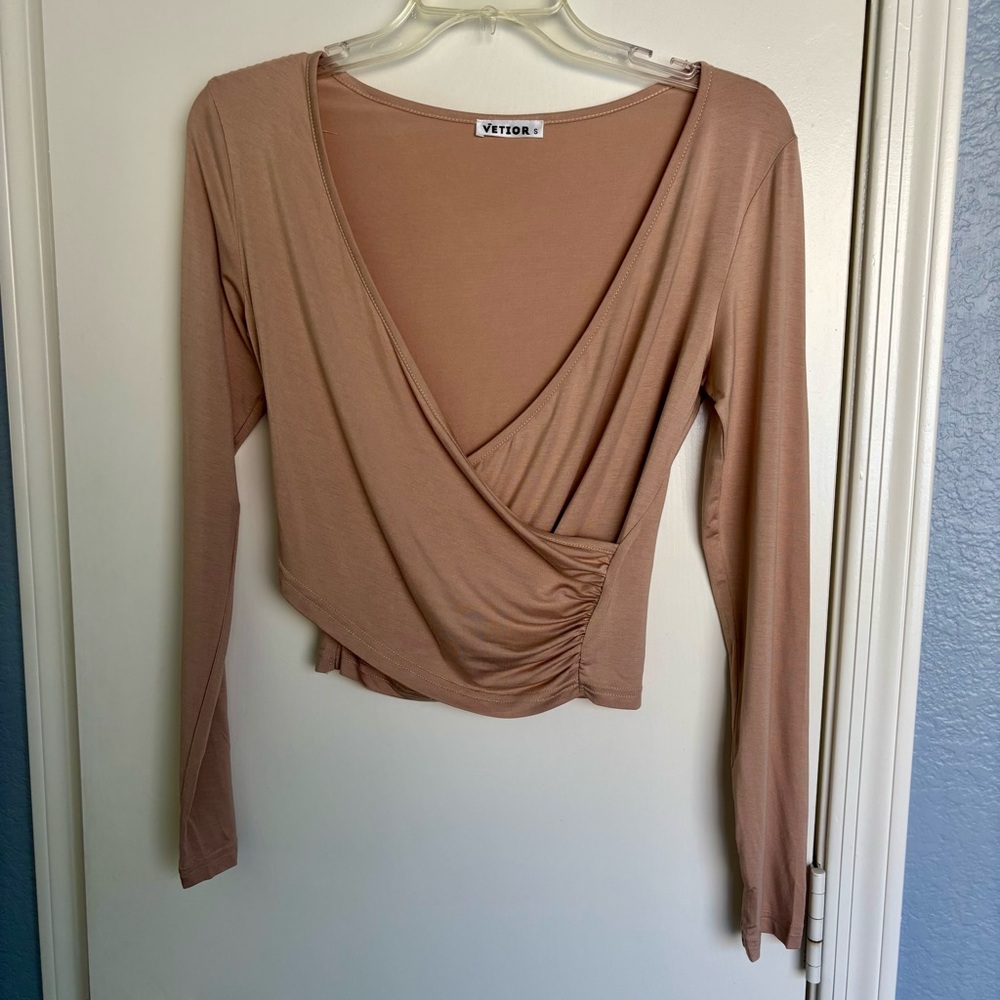 Vetior Tan Wrap Fitted Crop Top Long Sleeve - Picture 2 of 8